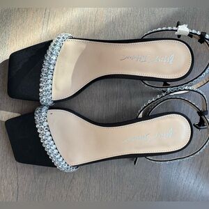 Betsey Johnson Stone Black Kitten Heels New No Box